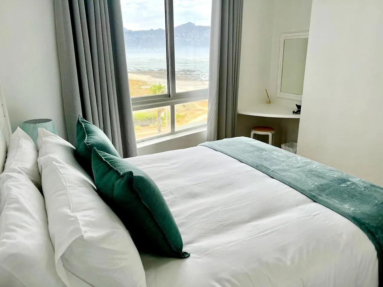 Aparthotel Sunset Accommodation Cape Town